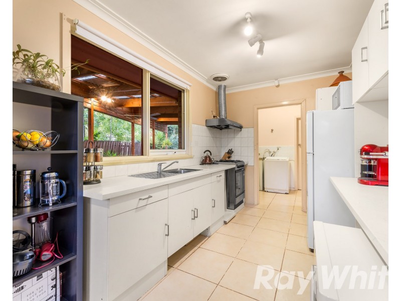 31 Aisbett Ave, Wantirna South VIC 3152