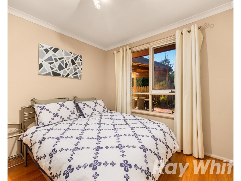 31 Aisbett Ave, Wantirna South VIC 3152