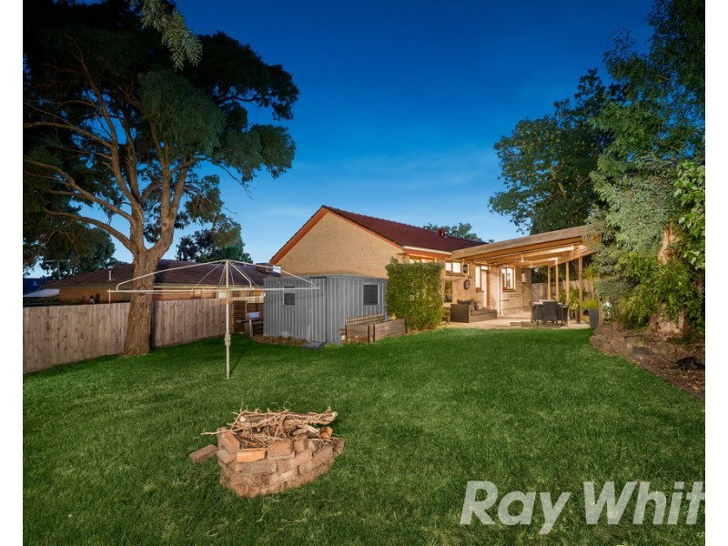 31 Aisbett Ave, Wantirna South VIC 3152