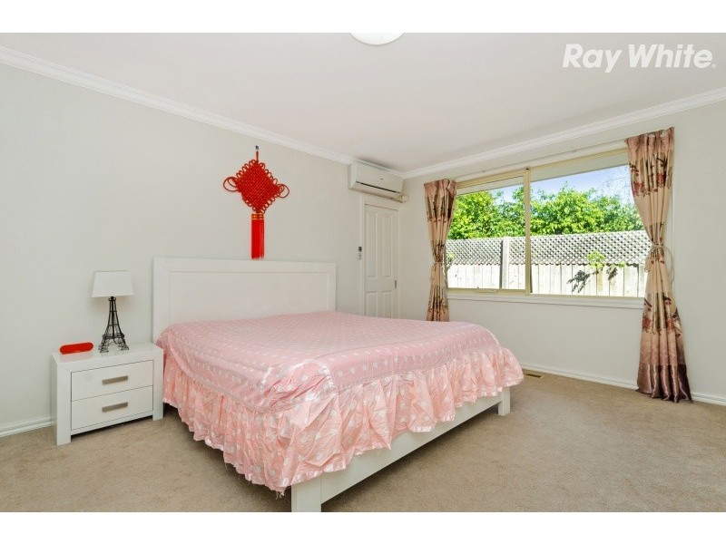 2/11 Westham Crescent, Bayswater VIC 3153