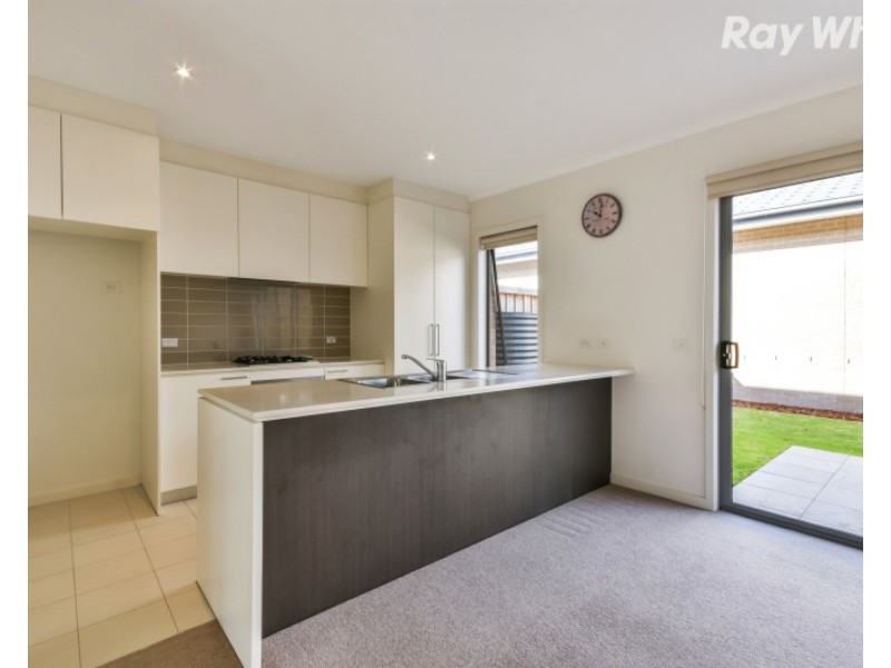 8 Harcrest Boulevard, Wantirna South VIC 3152