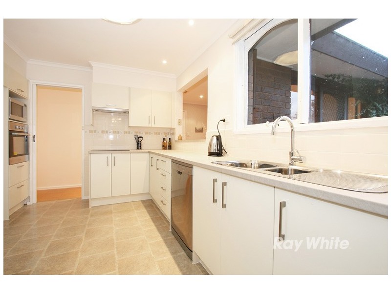 16 Milpera Crescent, Wantirna VIC 3152