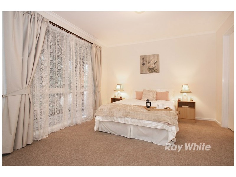 16 Milpera Crescent, Wantirna VIC 3152