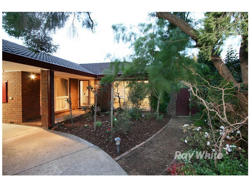 16 Milpera Crescent, Wantirna VIC 3152