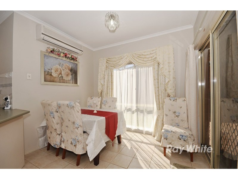 27 St Laurent Rise, Knoxfield VIC 3180