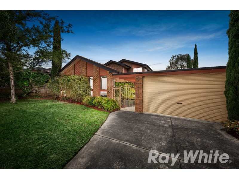 4 Clarke Crescent, Wantirna South VIC 3152