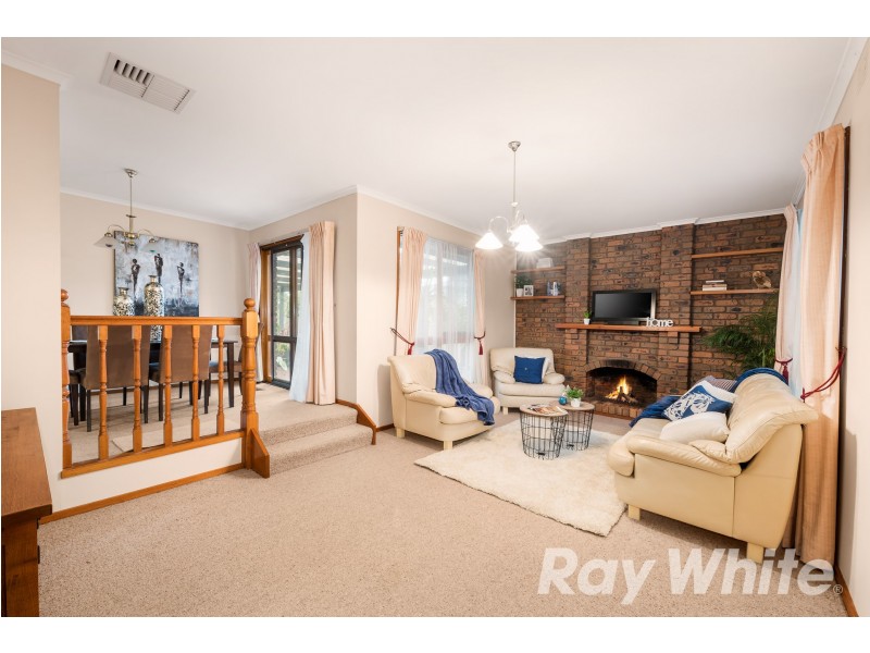 4 Clarke Crescent, Wantirna South VIC 3152