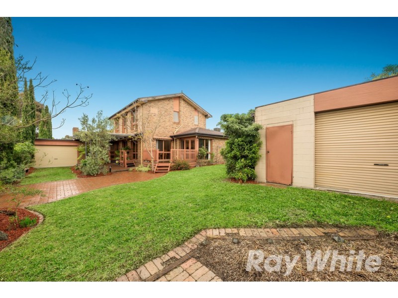 4 Clarke Crescent, Wantirna South VIC 3152