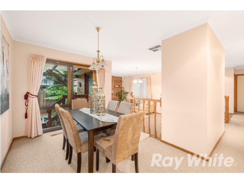 4 Clarke Crescent, Wantirna South VIC 3152