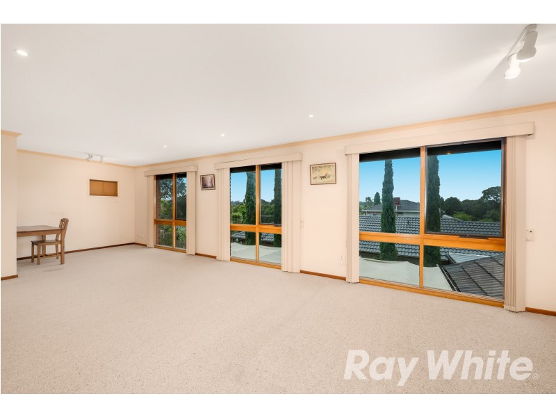 4 Clarke Crescent, Wantirna South VIC 3152