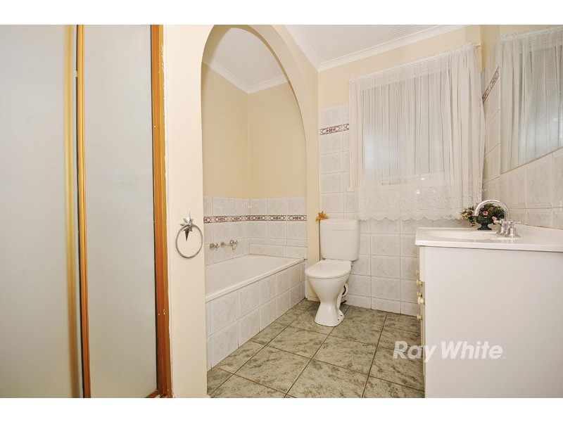 63 Chartwell Drive, Wantirna VIC 3152