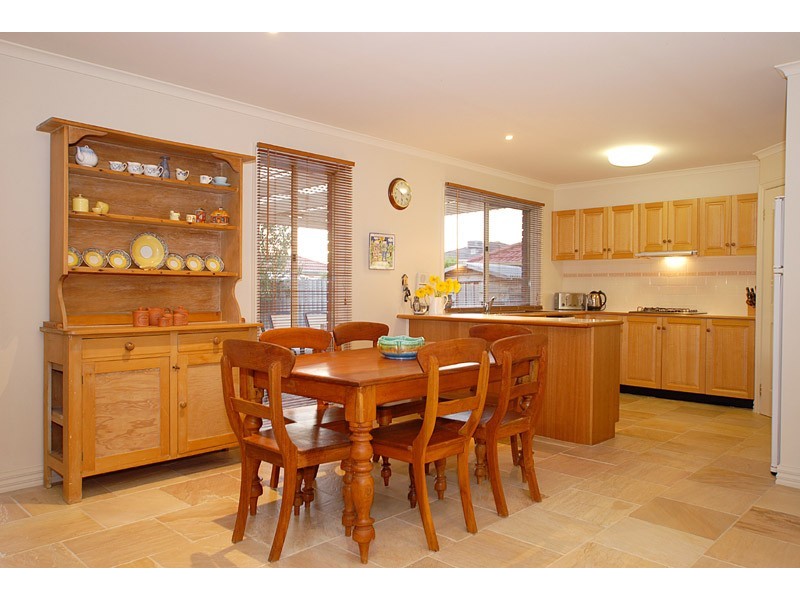 12 Armagh Crescent, Wantirna South VIC 3152