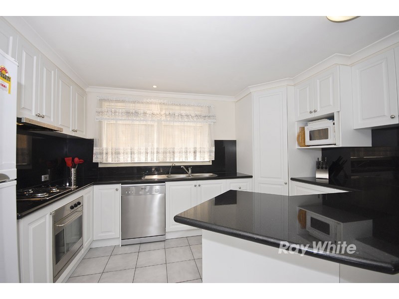 18 Avoca Way, Wantirna South VIC 3152