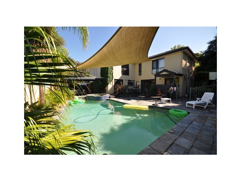 10 Barrington Court, Wantirna VIC 3152