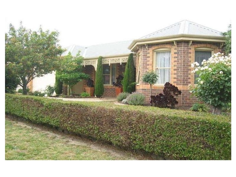 4 Blossom Grove, Knoxfield VIC 3180