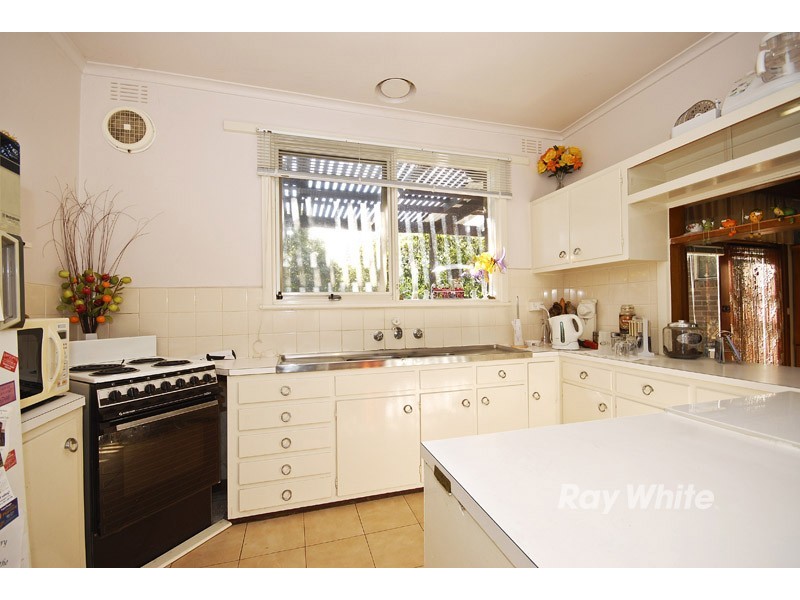 13 Telopea Street, Wantirna South VIC 3152