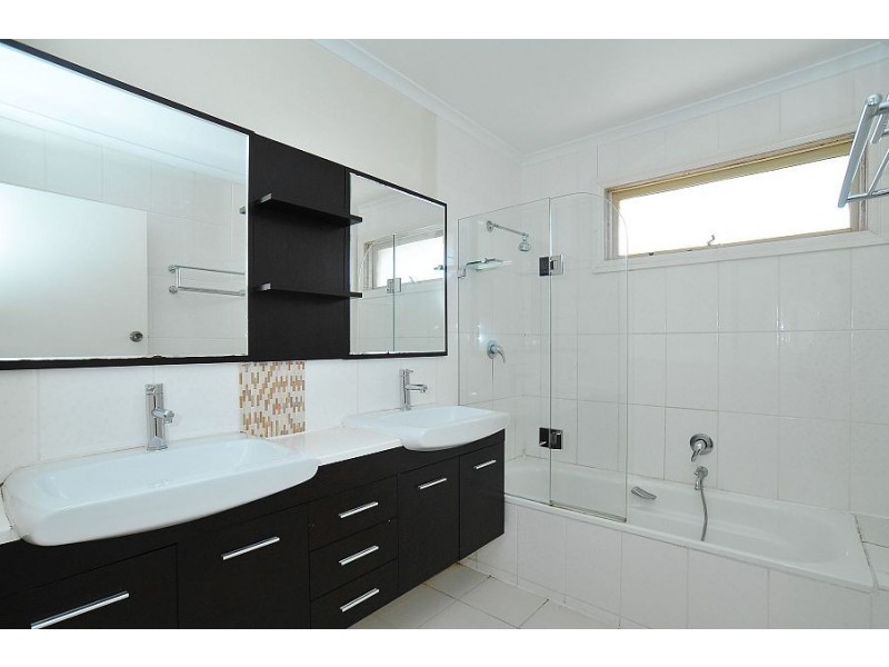 28 Lewis Road, Wantirna South VIC 3152