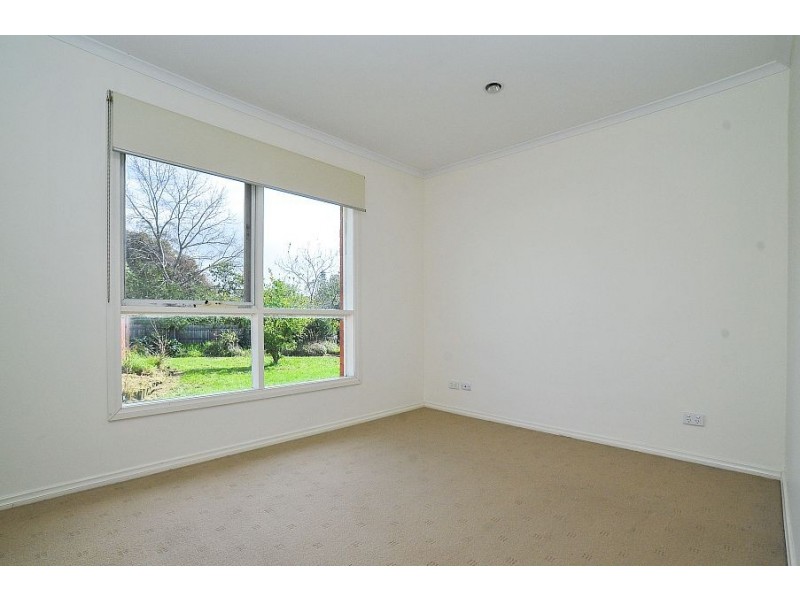 28 Lewis Road, Wantirna South VIC 3152