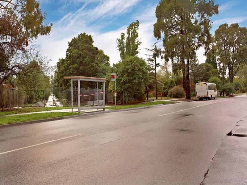 28 Lewis Road, Wantirna South VIC 3152