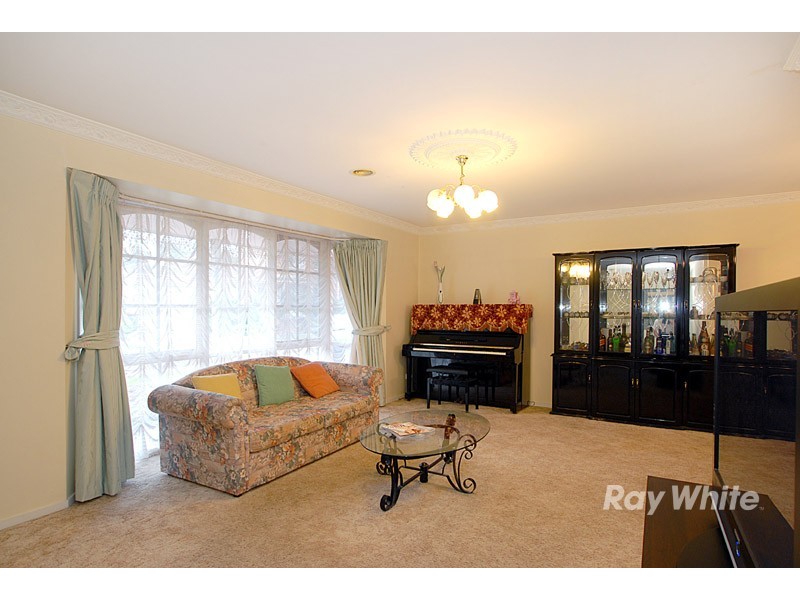 2 Blossom Grove, Knoxfield VIC 3180