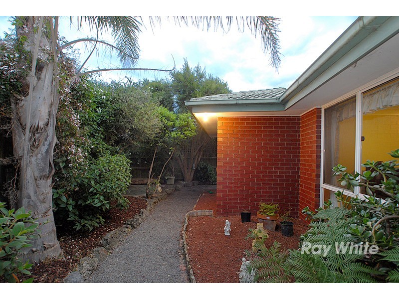 2 Blossom Grove, Knoxfield VIC 3180