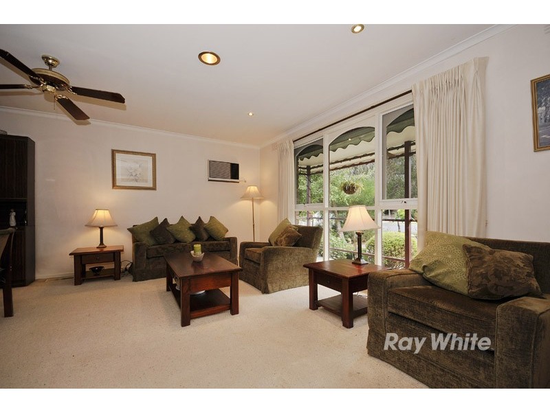 55 Brentwood Drive, Wantirna VIC 3152