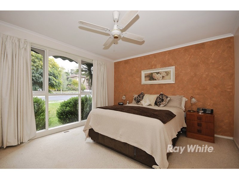 55 Brentwood Drive, Wantirna VIC 3152
