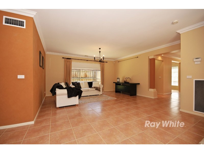 42 Amersham Drive, Wantirna VIC 3152