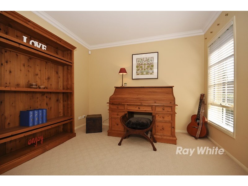 42 Amersham Drive, Wantirna VIC 3152
