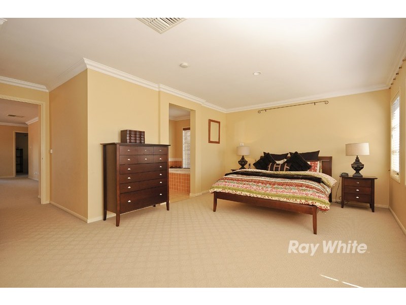 42 Amersham Drive, Wantirna VIC 3152