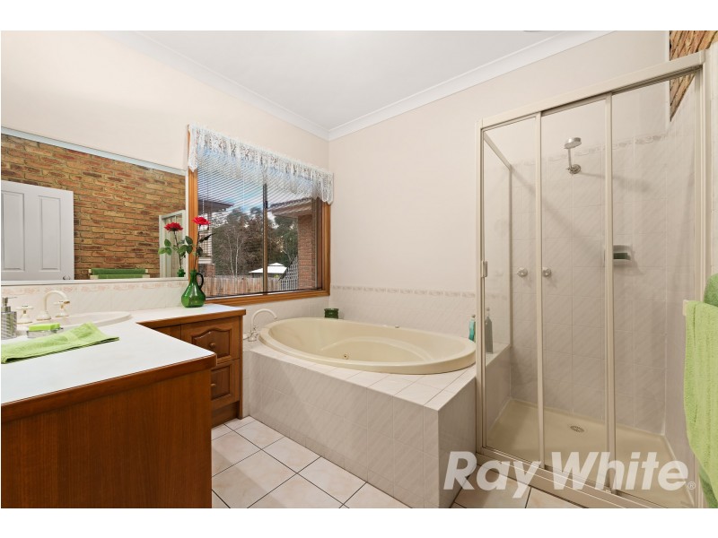 40 Watersedge Close, Knoxfield VIC 3180