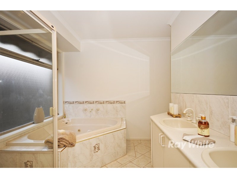 6 Newell Street, Bayswater North VIC 3153