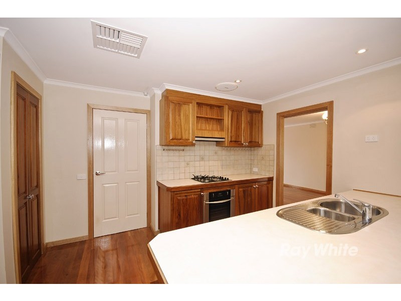 18 Wallace Road, Wantirna South VIC 3152