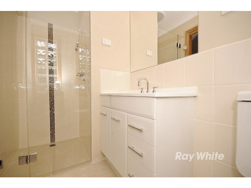 18 Wallace Road, Wantirna South VIC 3152