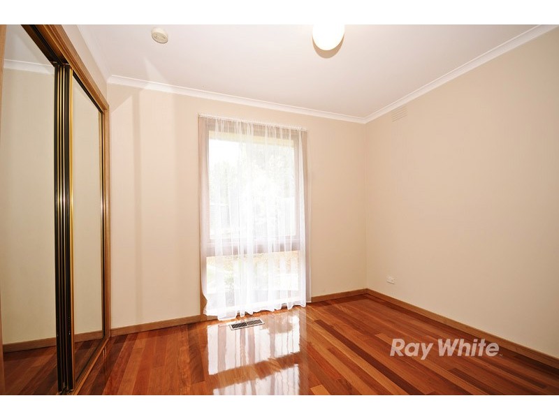 18 Wallace Road, Wantirna South VIC 3152