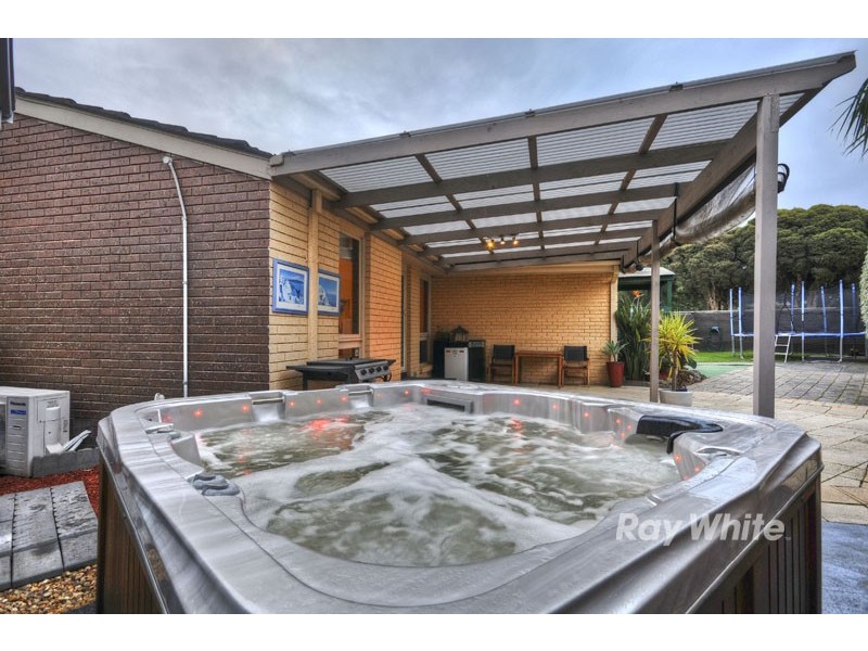 3 Duntroon Drive, Wantirna VIC 3152