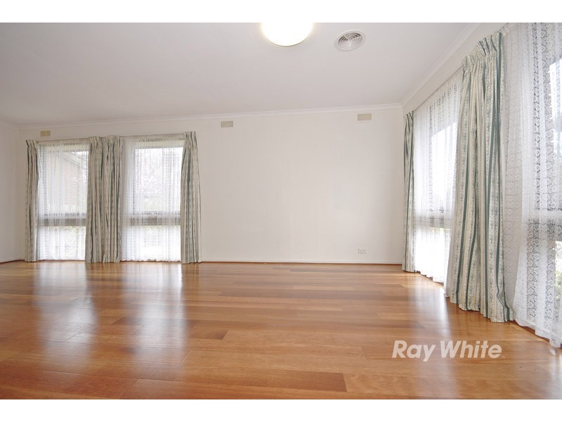 12 Mowbray Drive, Wantirna South VIC 3152