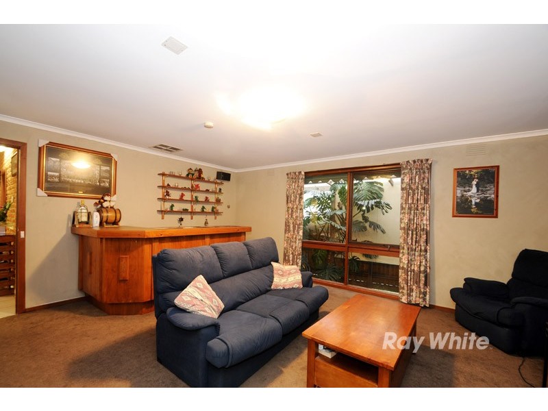 4 Newbury Court, Wantirna South VIC 3152