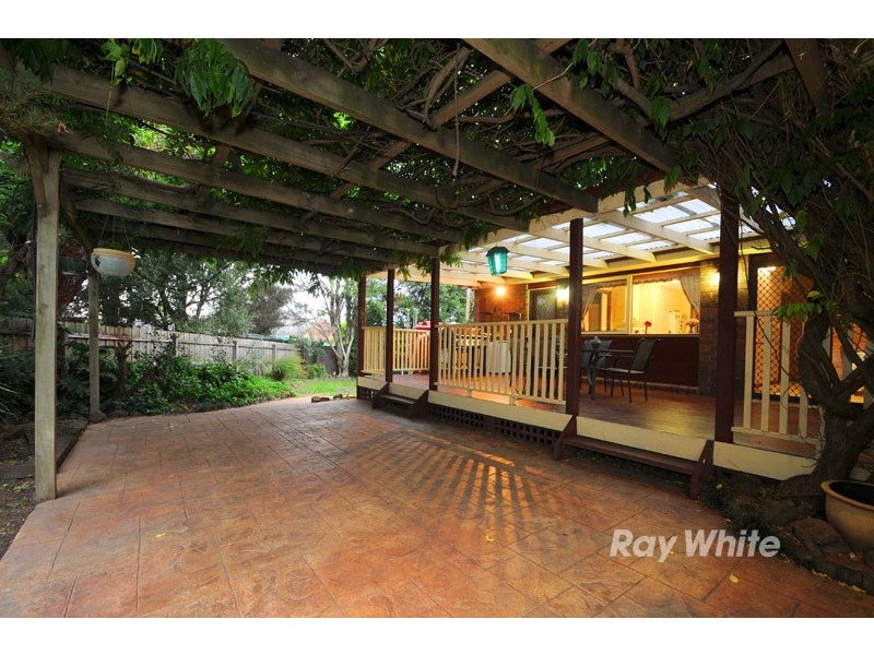 4 Newbury Court, Wantirna South VIC 3152