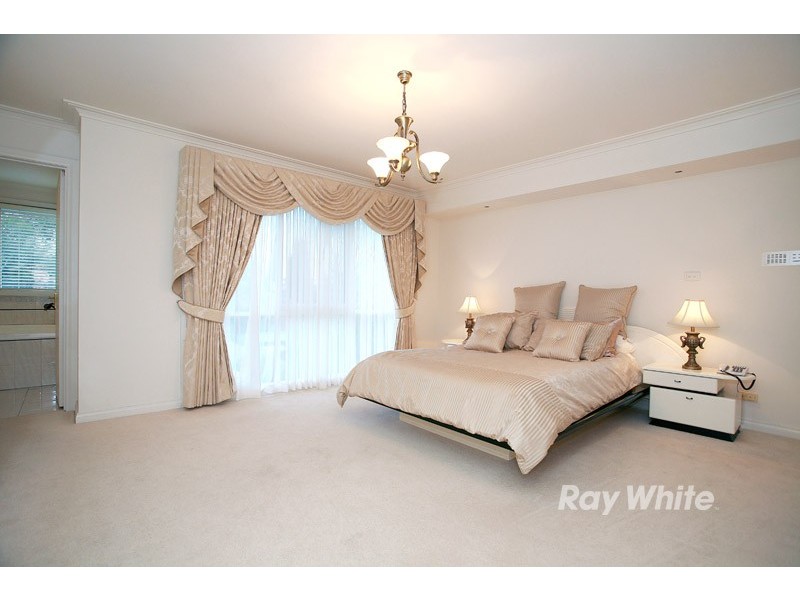 32 Tresise Avenue, Wantirna South VIC 3152