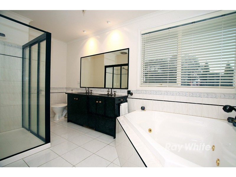 32 Tresise Avenue, Wantirna South VIC 3152