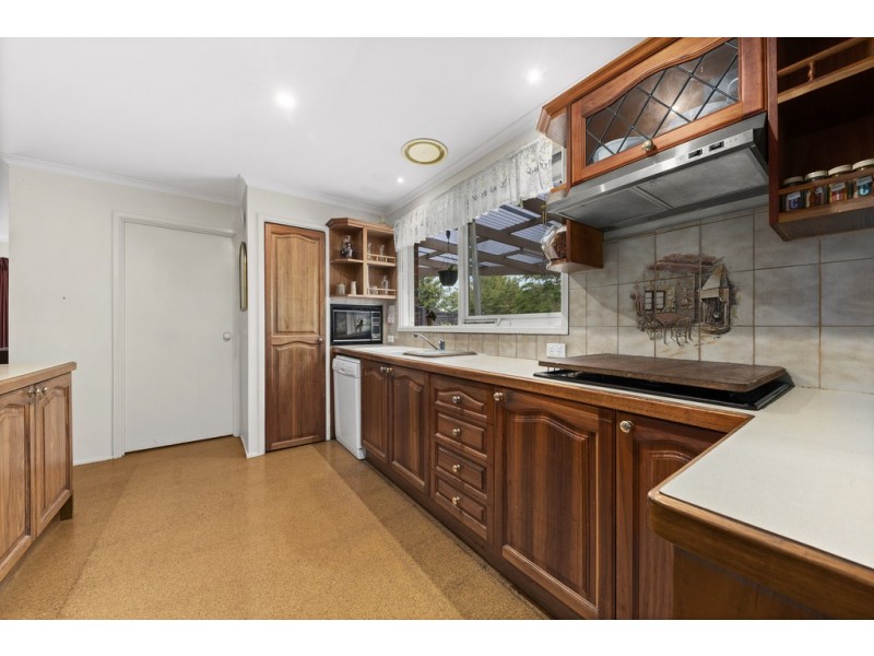 18 Piccadilly Avenue, Wantirna South VIC 3152