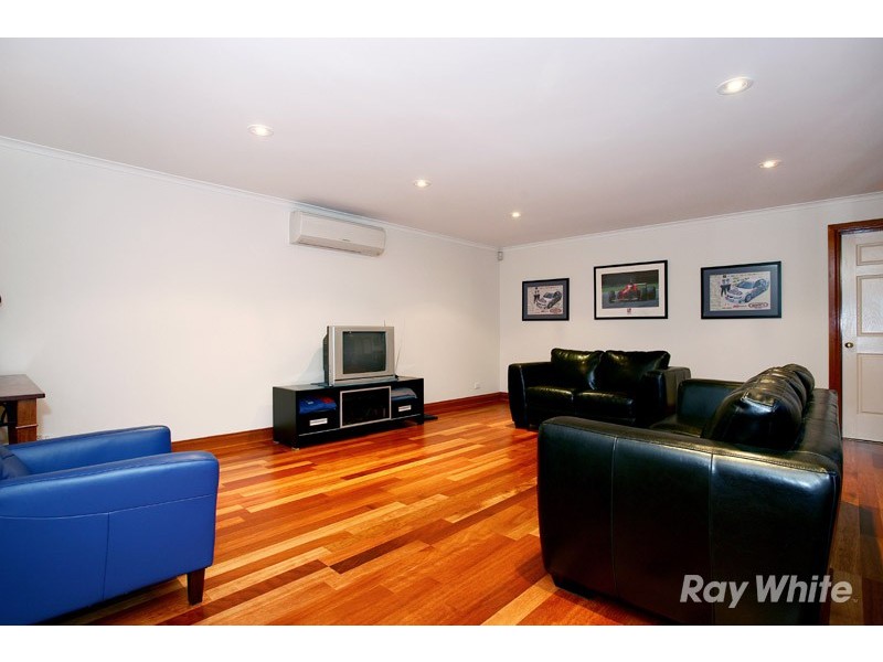 102 Amersham Drive, Wantirna VIC 3152
