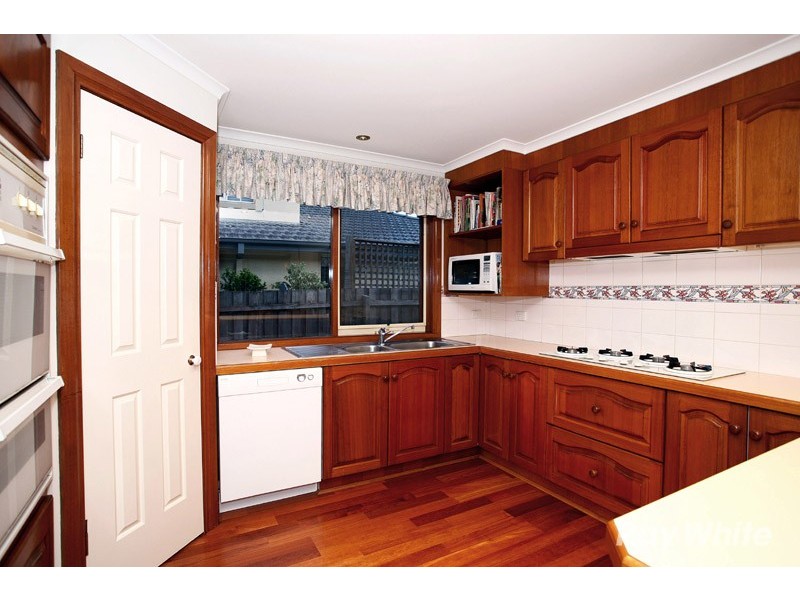 102 Amersham Drive, Wantirna VIC 3152