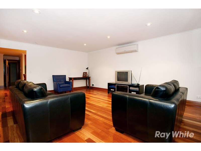 102 Amersham Drive, Wantirna VIC 3152