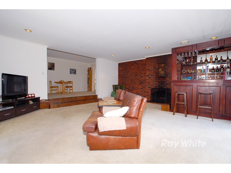 49 Birchfield Crescent, Wantirna VIC 3152