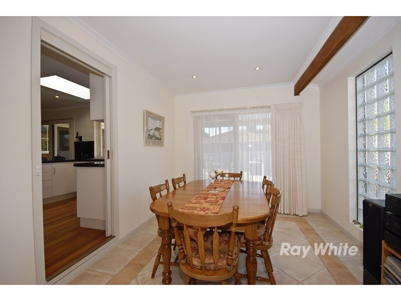 4 Reita Avenue, Wantirna South VIC 3152