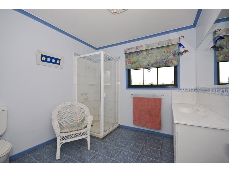 4 Reita Avenue, Wantirna South VIC 3152