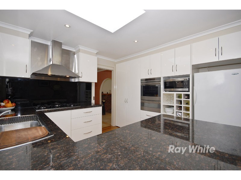 4 Reita Avenue, Wantirna South VIC 3152