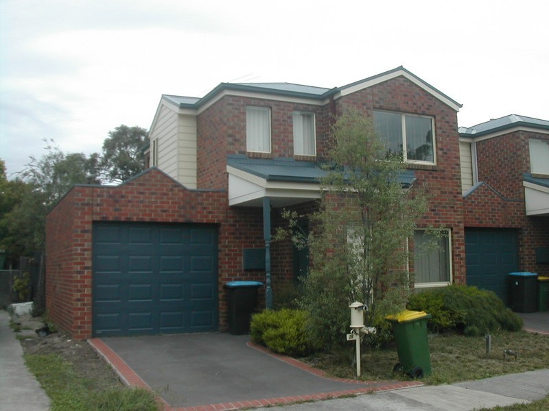 2B Mitre Crescent, Bayswater VIC 3153